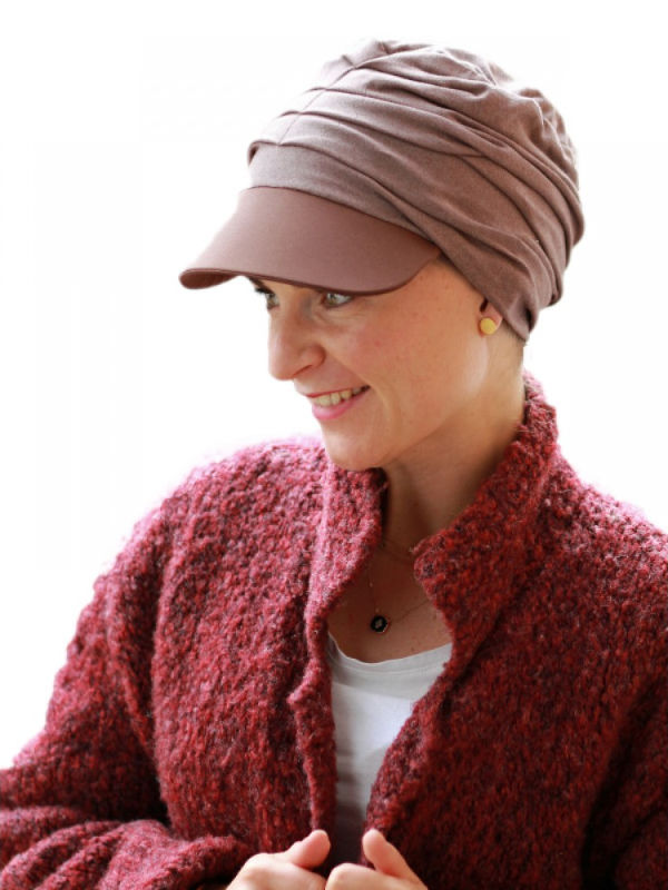 Pet Diane Bruin - chemo mutsje / alopecia mutsje - te koop bij Mooi hoofd.